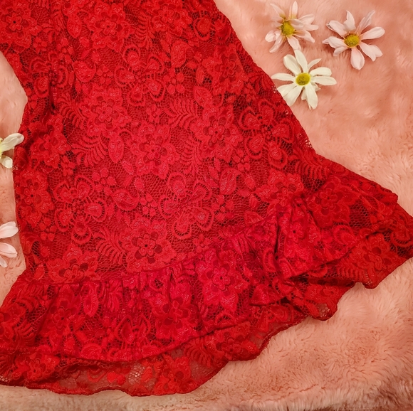 Lace off-the-shoulder dress - Picture 10 of 12